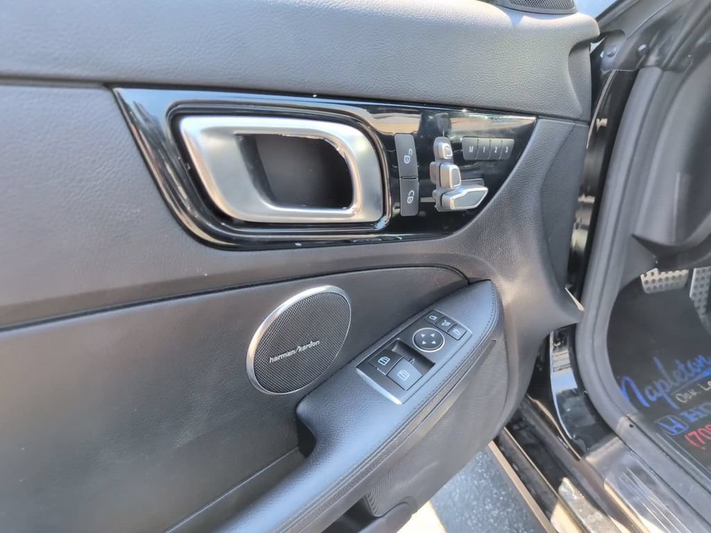 Used 2017 Mercedes-Benz SLC 300 image 18