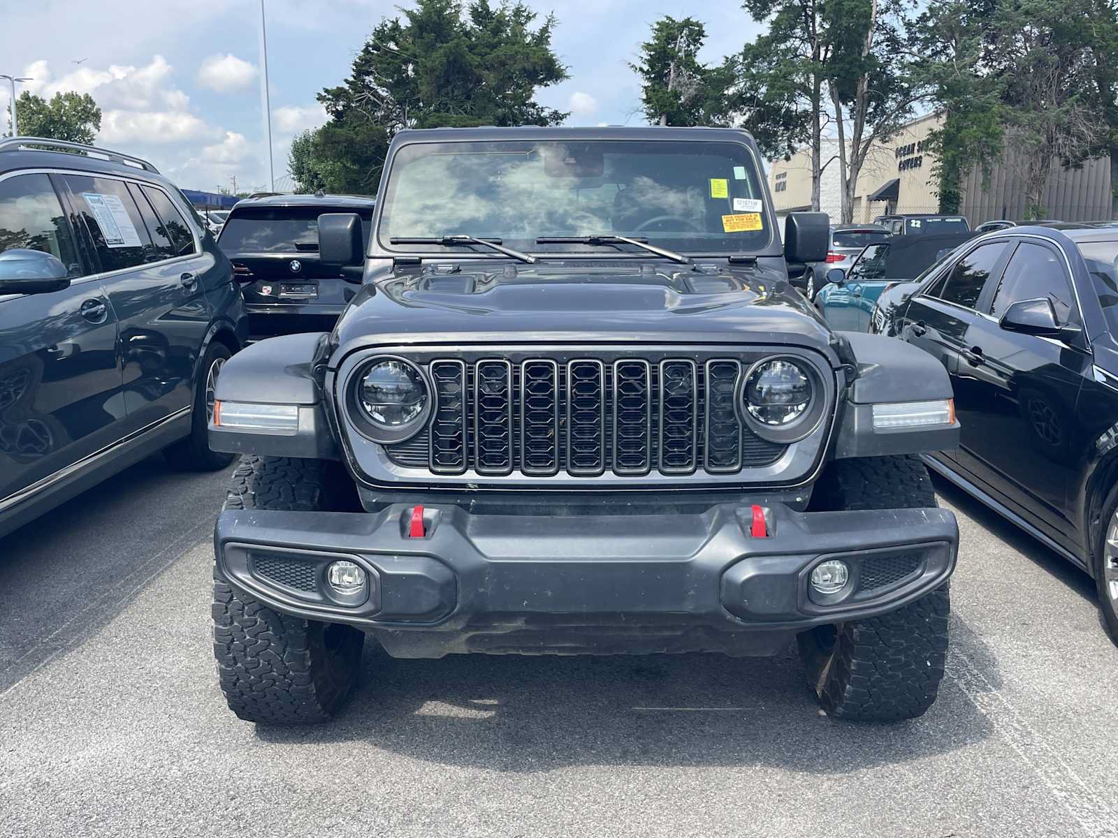 Used 2024 Jeep Wrangler Unlimited Rubicon w/ Convenience Group AWD/4WD image 2