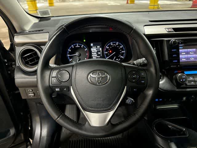 Used 2018 Toyota RAV4 XLE AWD/4WD image 18