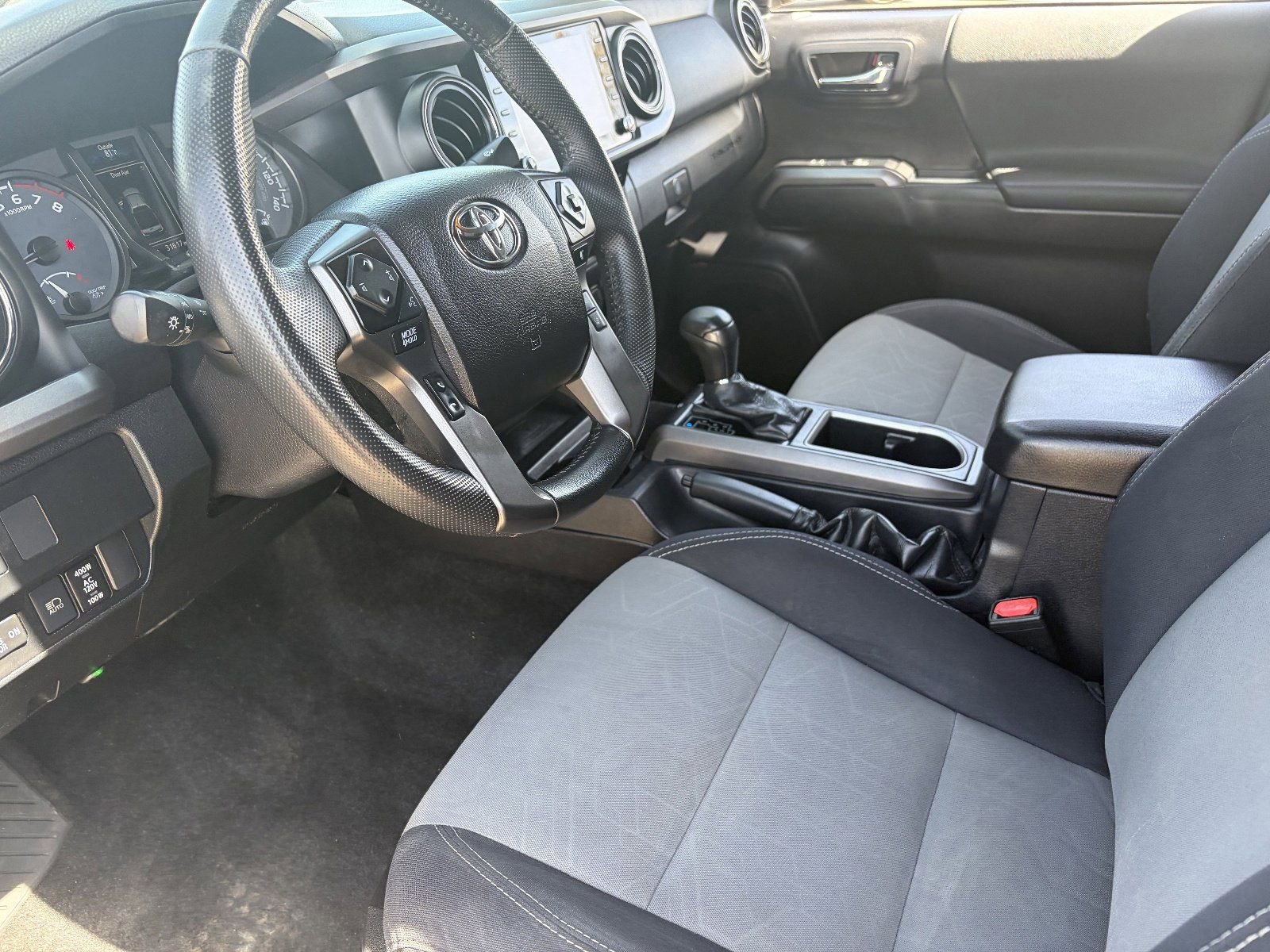 Used 2021 Toyota Tacoma TRD Off-Road w/ Technology Package RWD image 19