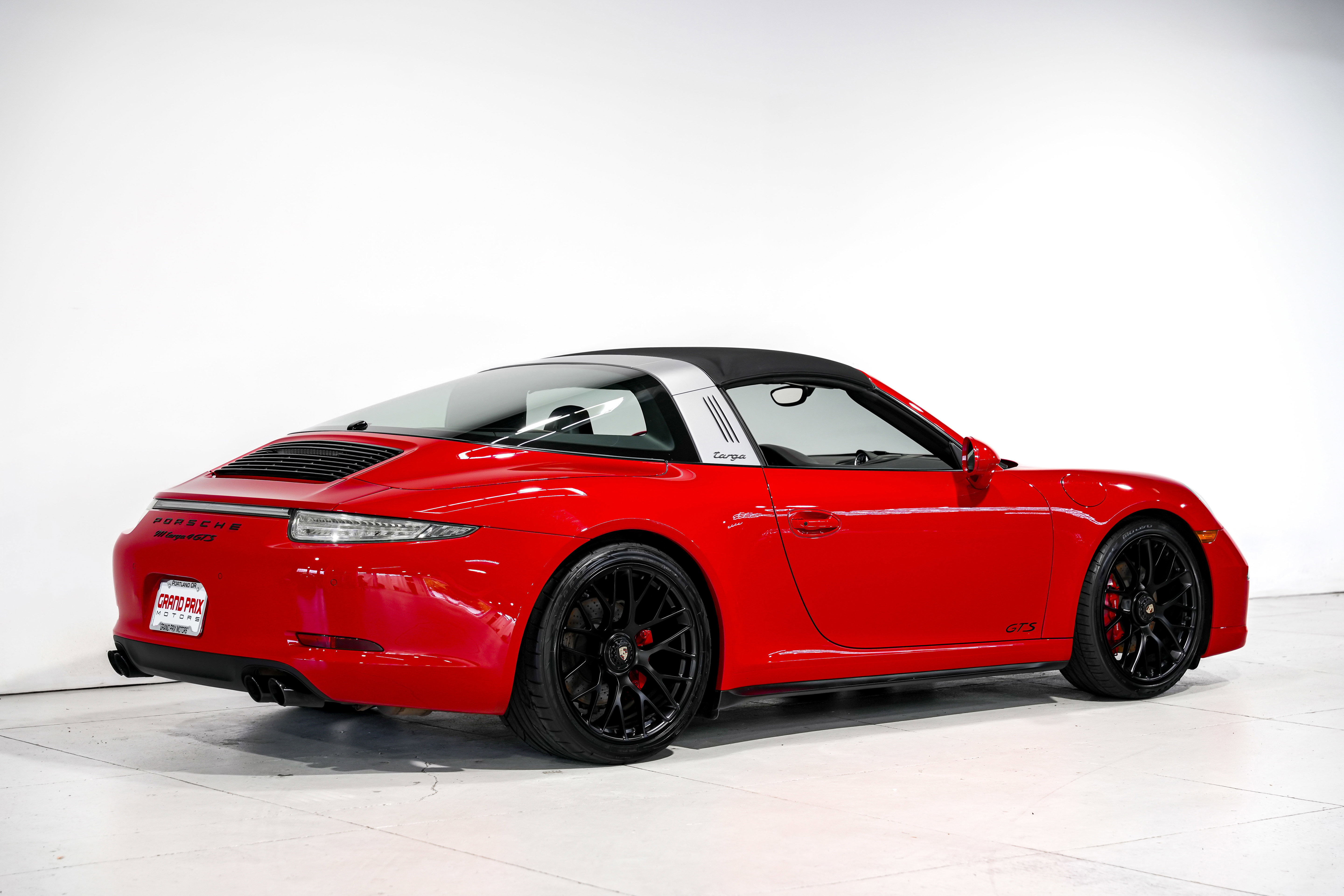 Used 2016 Porsche 911 Targa 4 GTS image 3