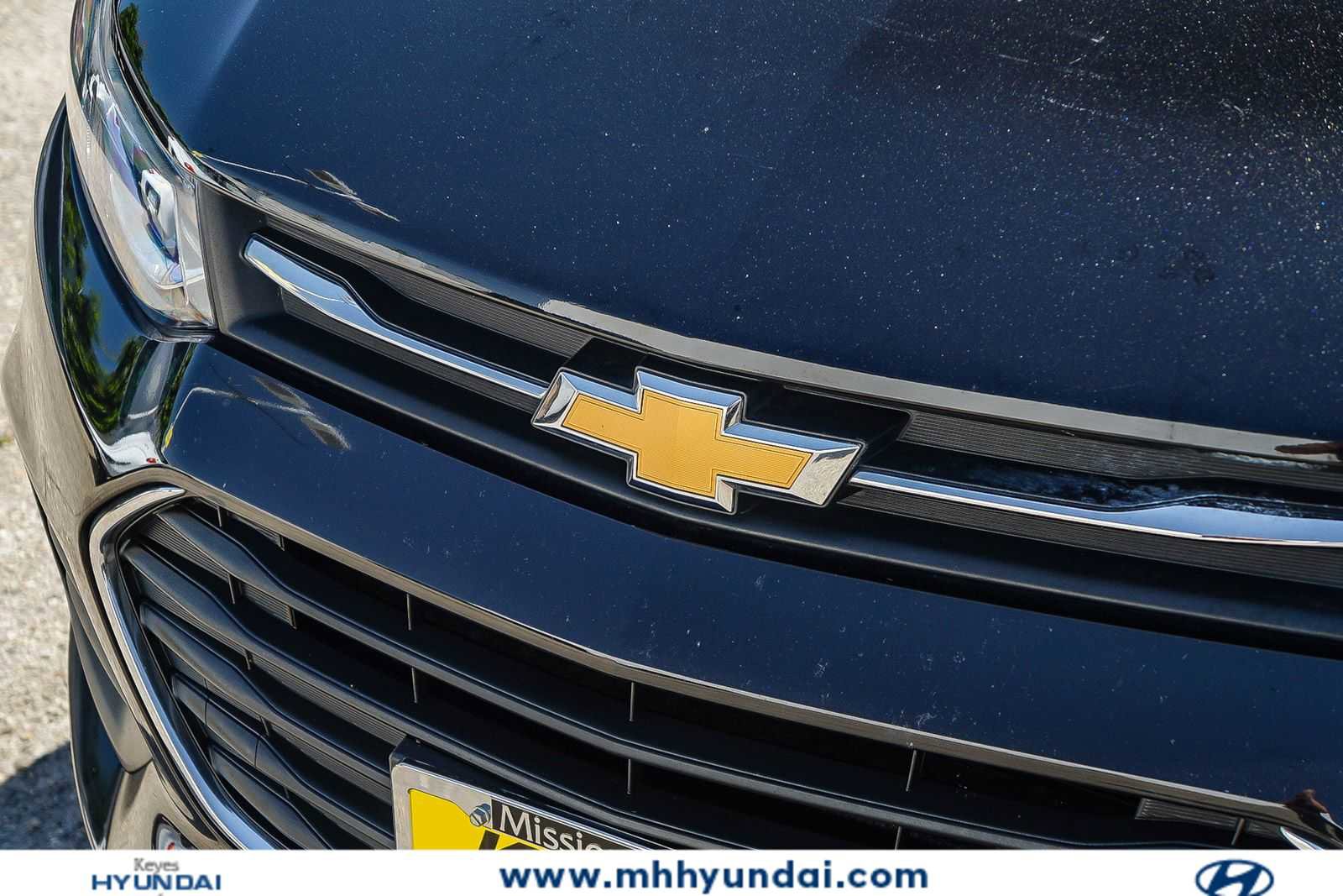 Used 2020 Chevrolet Trax LS w/ Tint and Cruise Package FWD image 9