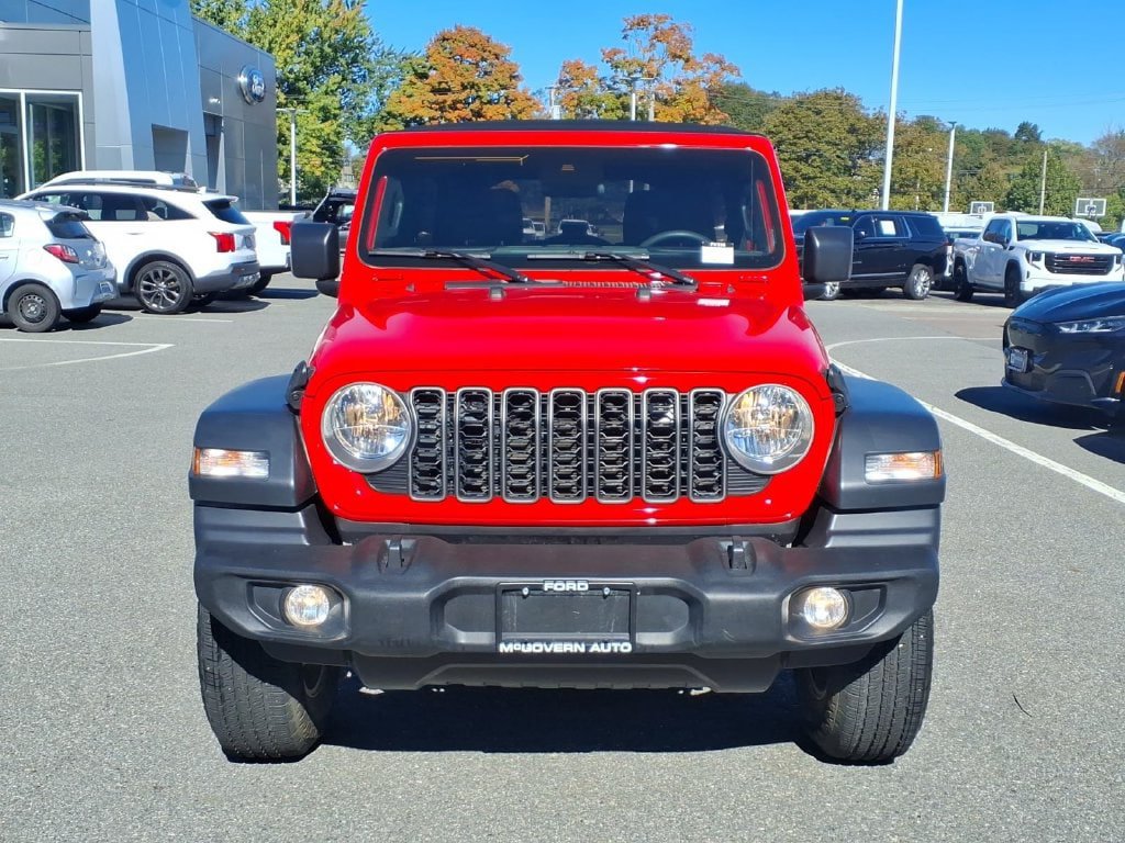 Used 2025 Jeep Wrangler Unlimited Sport AWD/4WD image 3