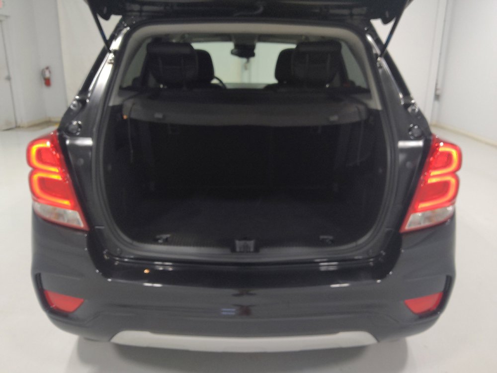 Used 2022 Chevrolet Trax LT w/ LT Convenience Package AWD/4WD image 29