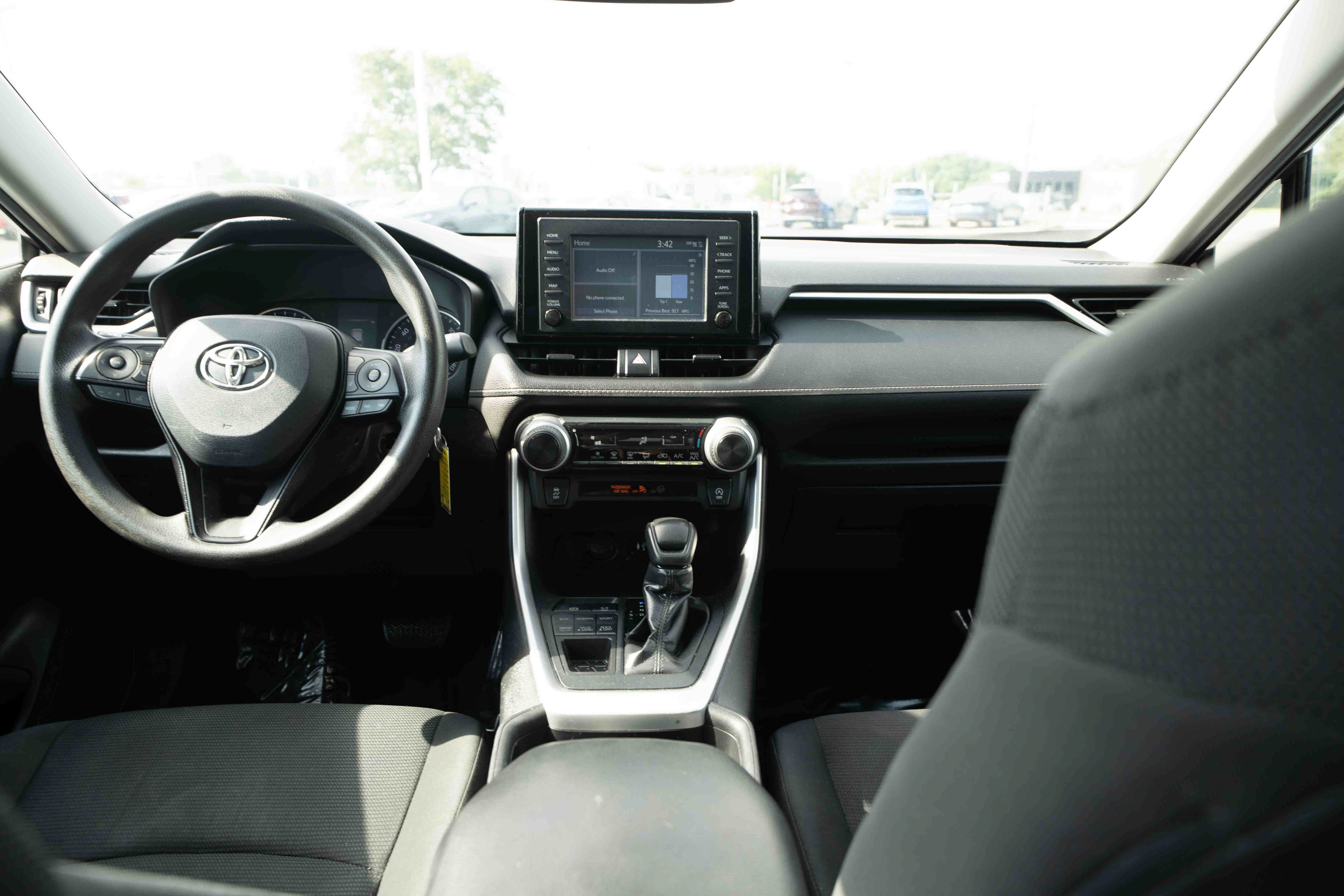 Used 2019 Toyota RAV4 LE AWD/4WD image 20