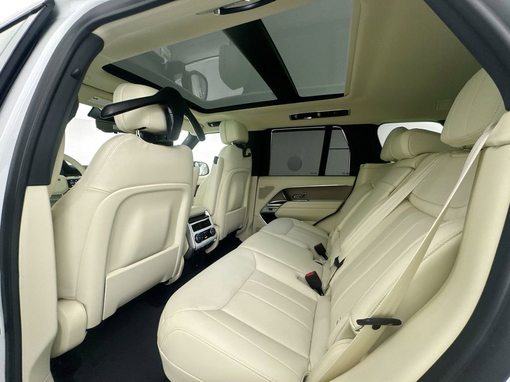 New 2026 Land Rover Range Rover SE image 24