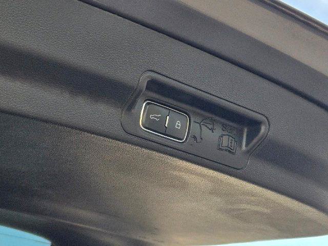 Certified 2025 Ford Explorer ST-Line AWD/4WD image 17