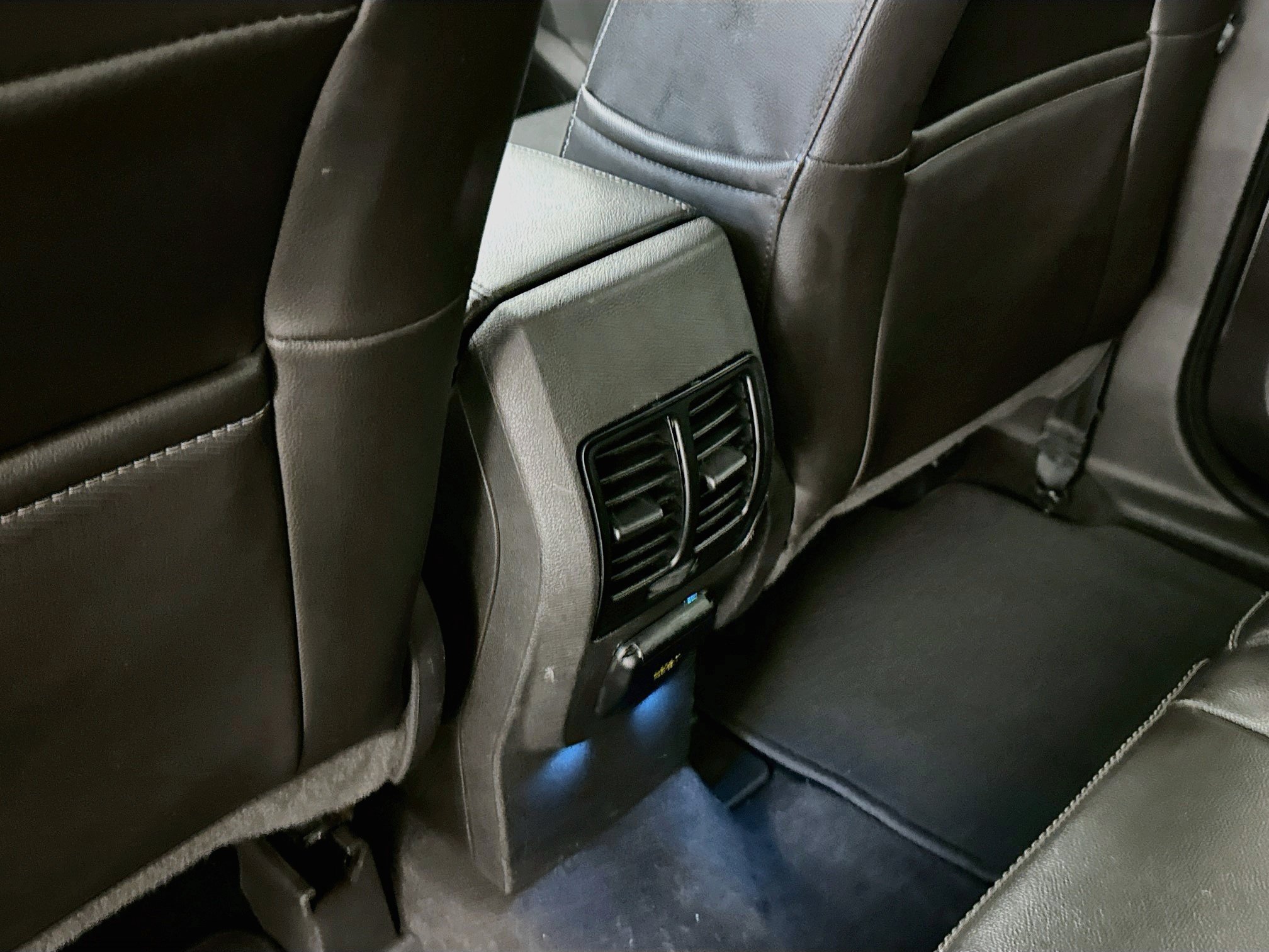 Used 2014 Ford C-MAX Energi SEL w/ Equipment Group 301A FWD image 27