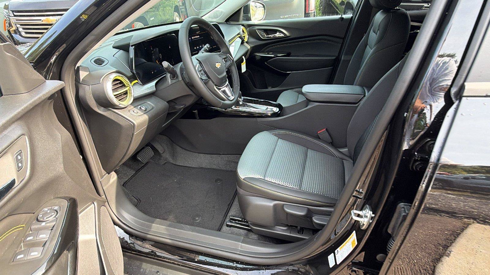 New 2026 Chevrolet Trax LT w/ Driver Confidence Package FWD image 16