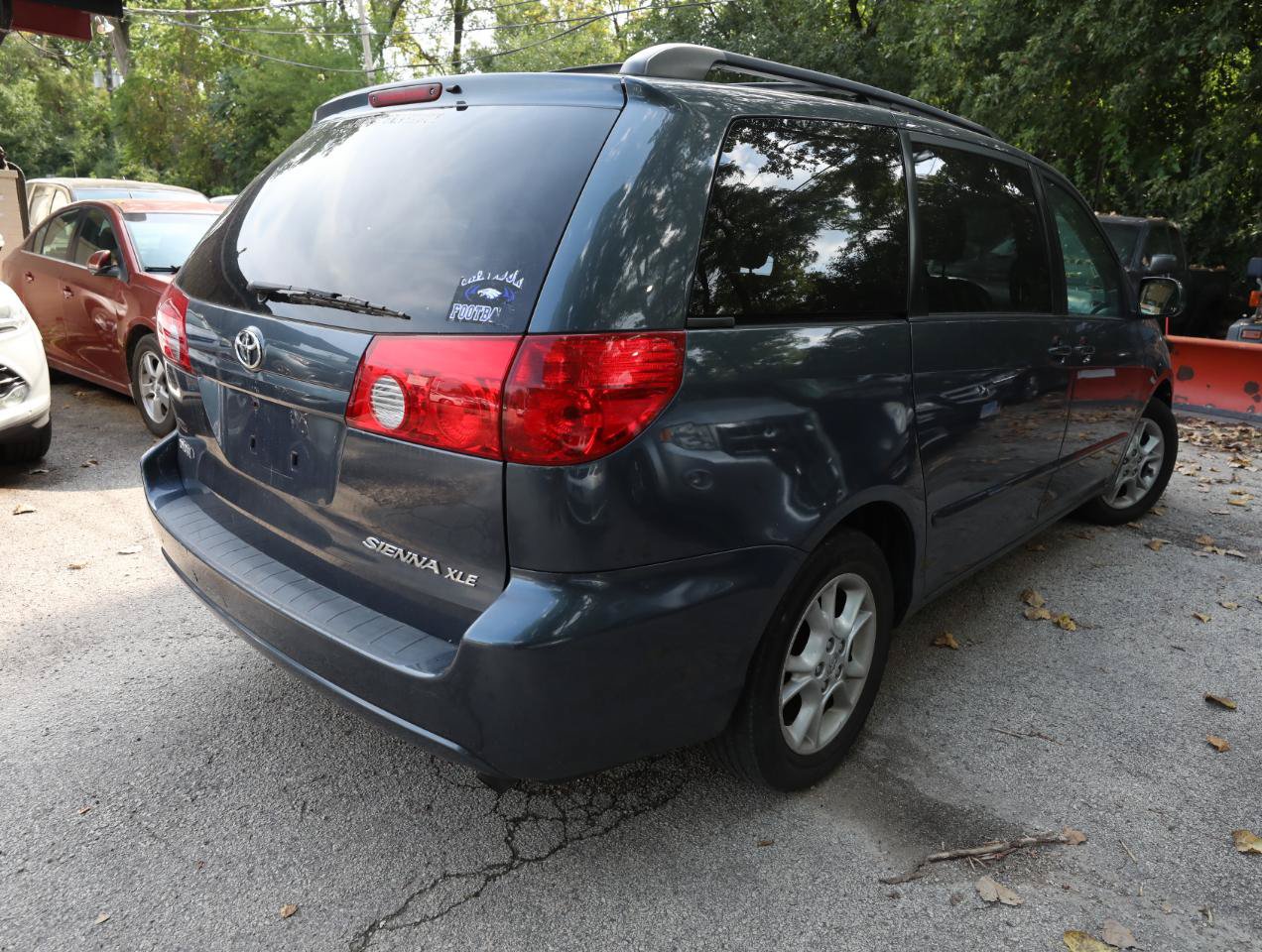Used 2006 Toyota Sienna XLE w/ XLE Pkg 4 FWD image 6