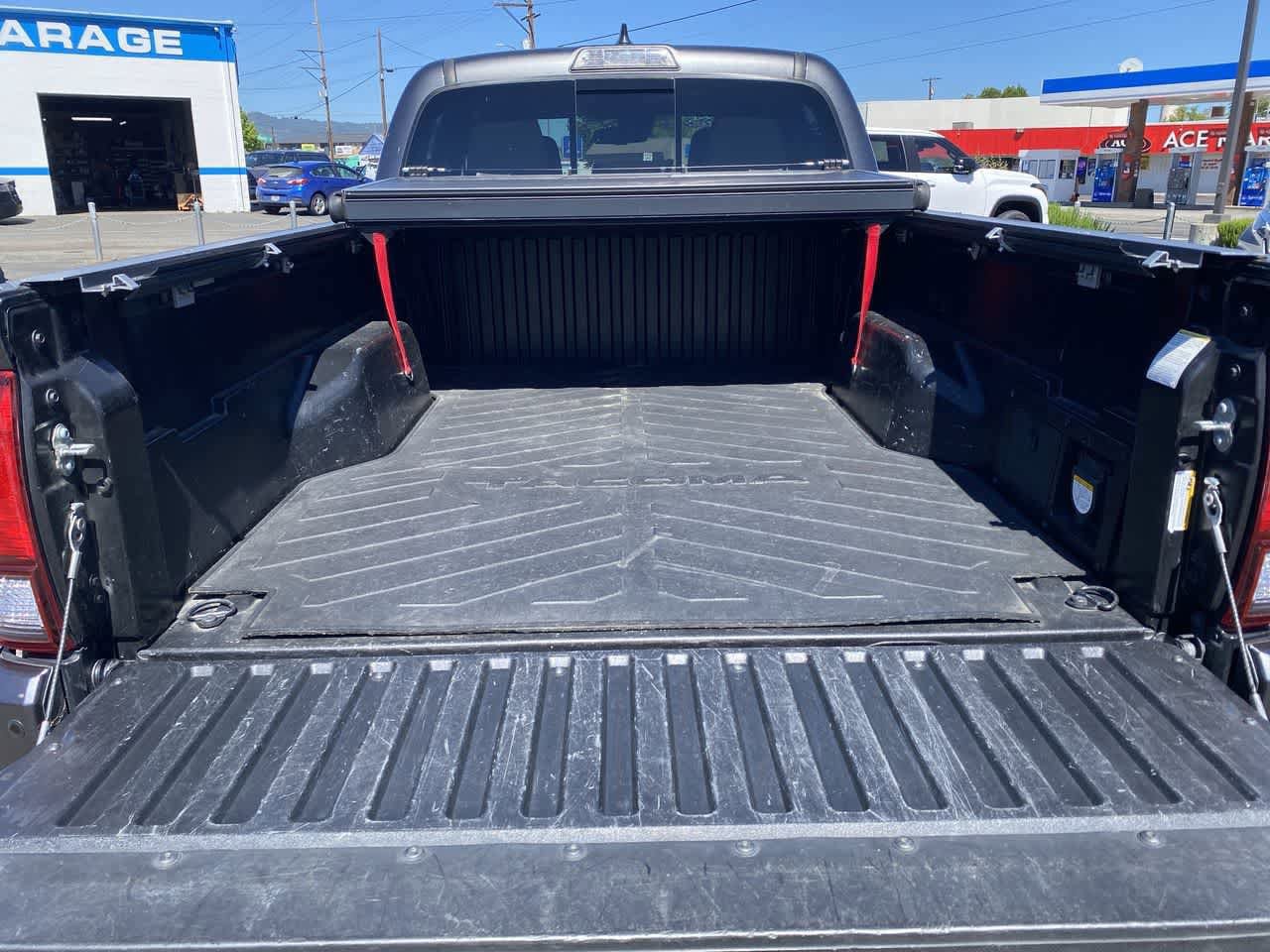Certified 2019 Toyota Tacoma TRD Off-Road w/ Technology Package AWD/4WD image 23