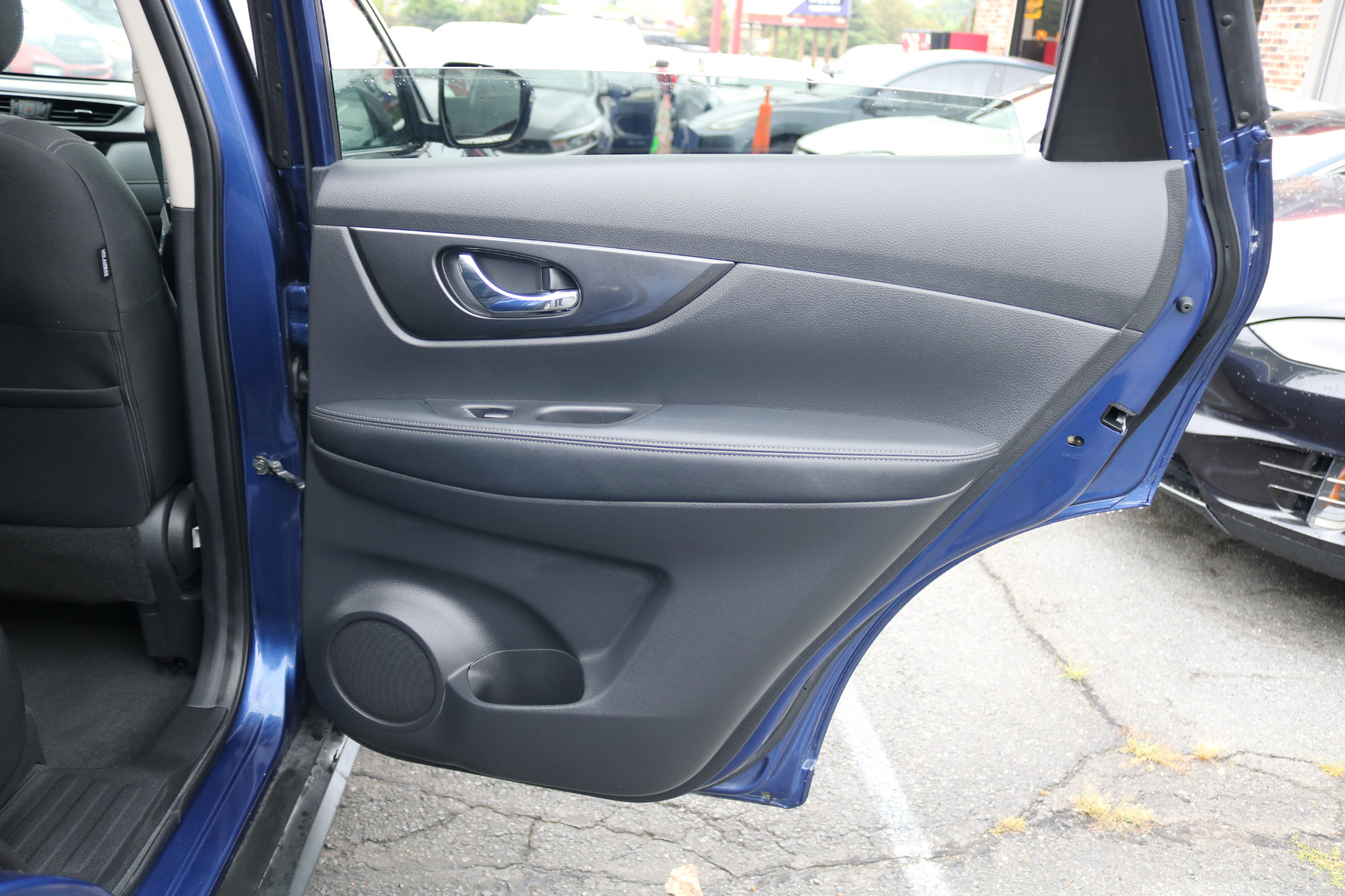 Used 2019 Nissan Rogue SV image 38