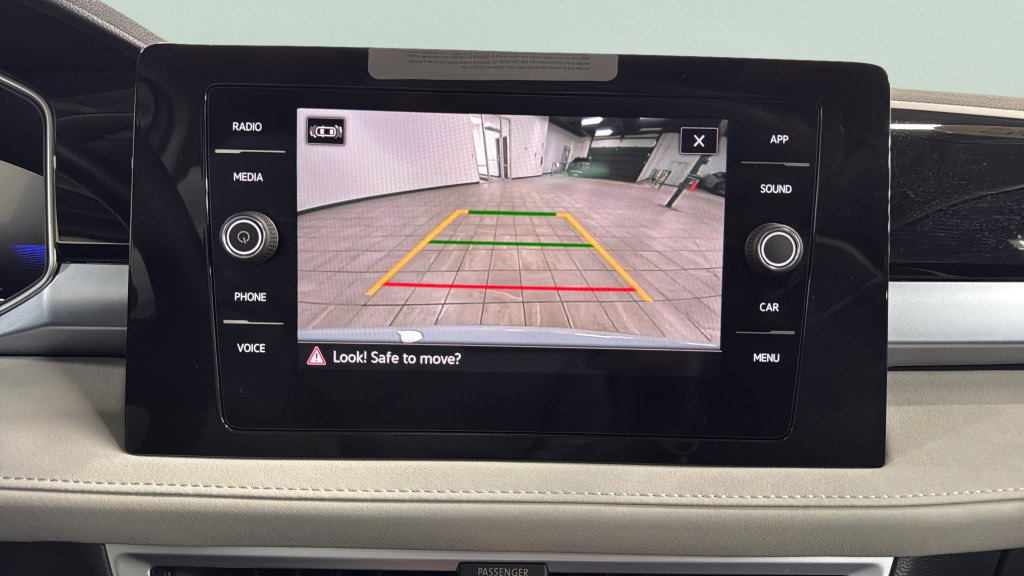 Used 2025 Volkswagen Taos SE image 25