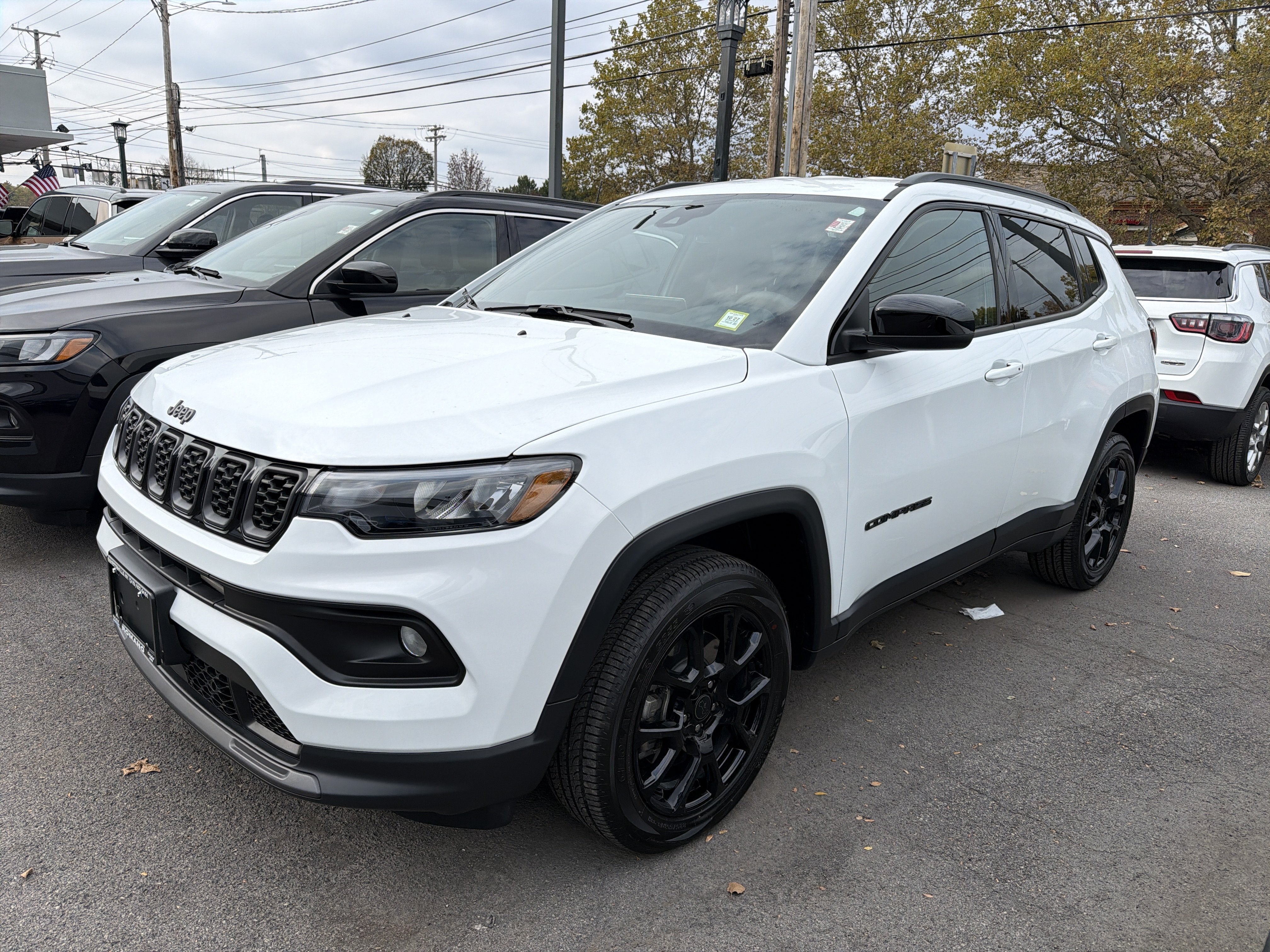 Used 2026 Jeep Compass Latitude AWD/4WD image 4