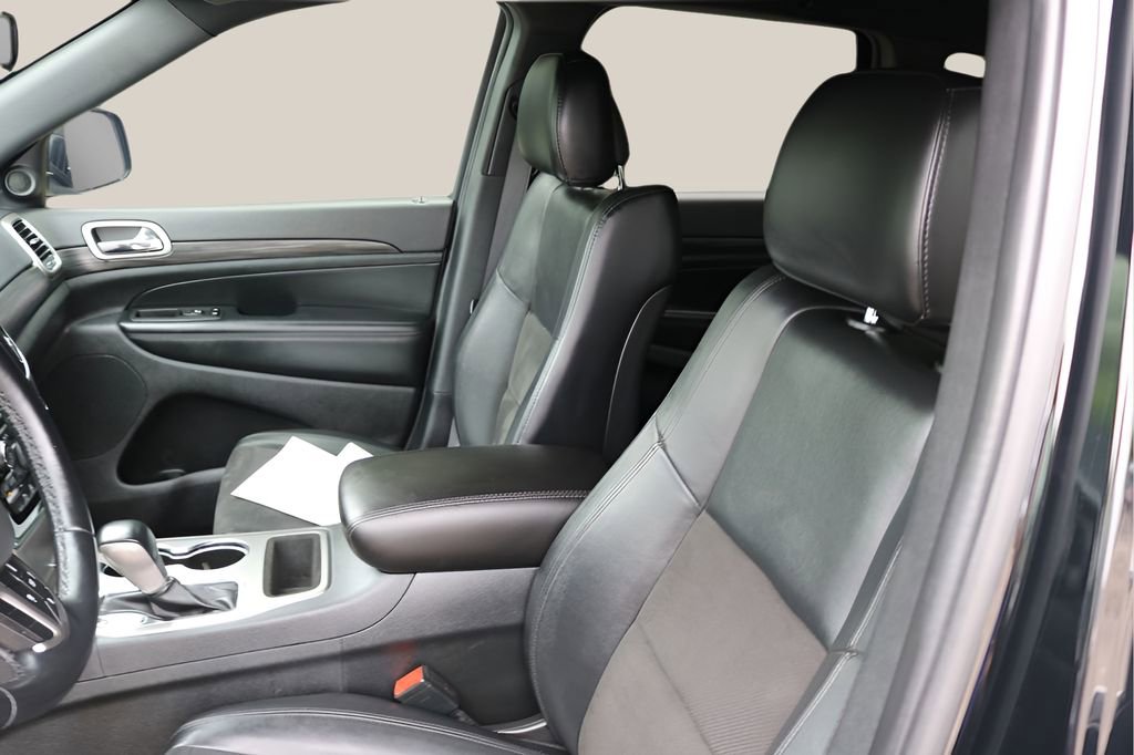 Used 2022 Jeep Grand Cherokee Laredo X RWD image 12