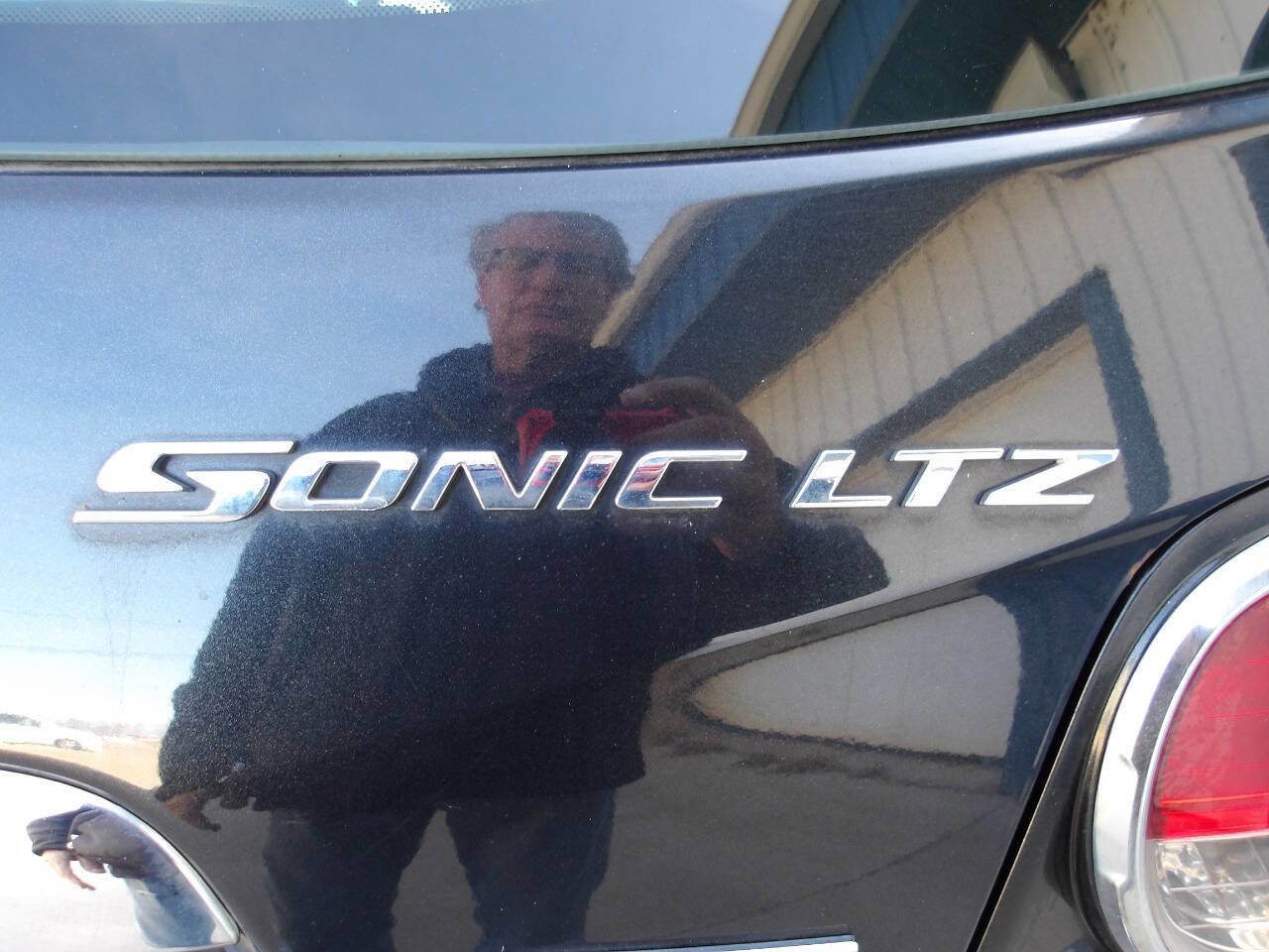 Used 2015 Chevrolet Sonic LTZ image 35