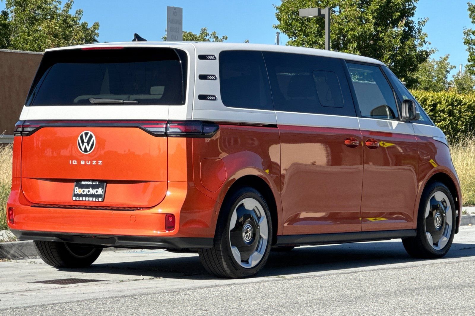 New 2025 Volkswagen ID. Buzz Pro S Plus RWD image 4