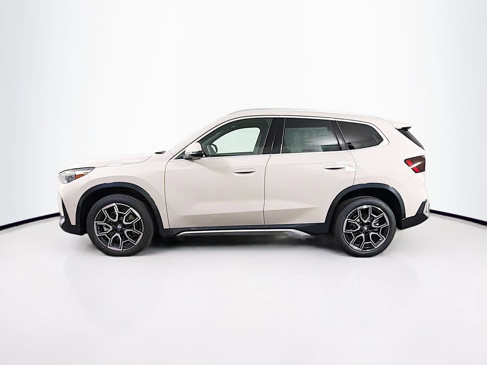 New 2026 BMW X1 xDrive28i w/ Convenience Package AWD/4WD image 4