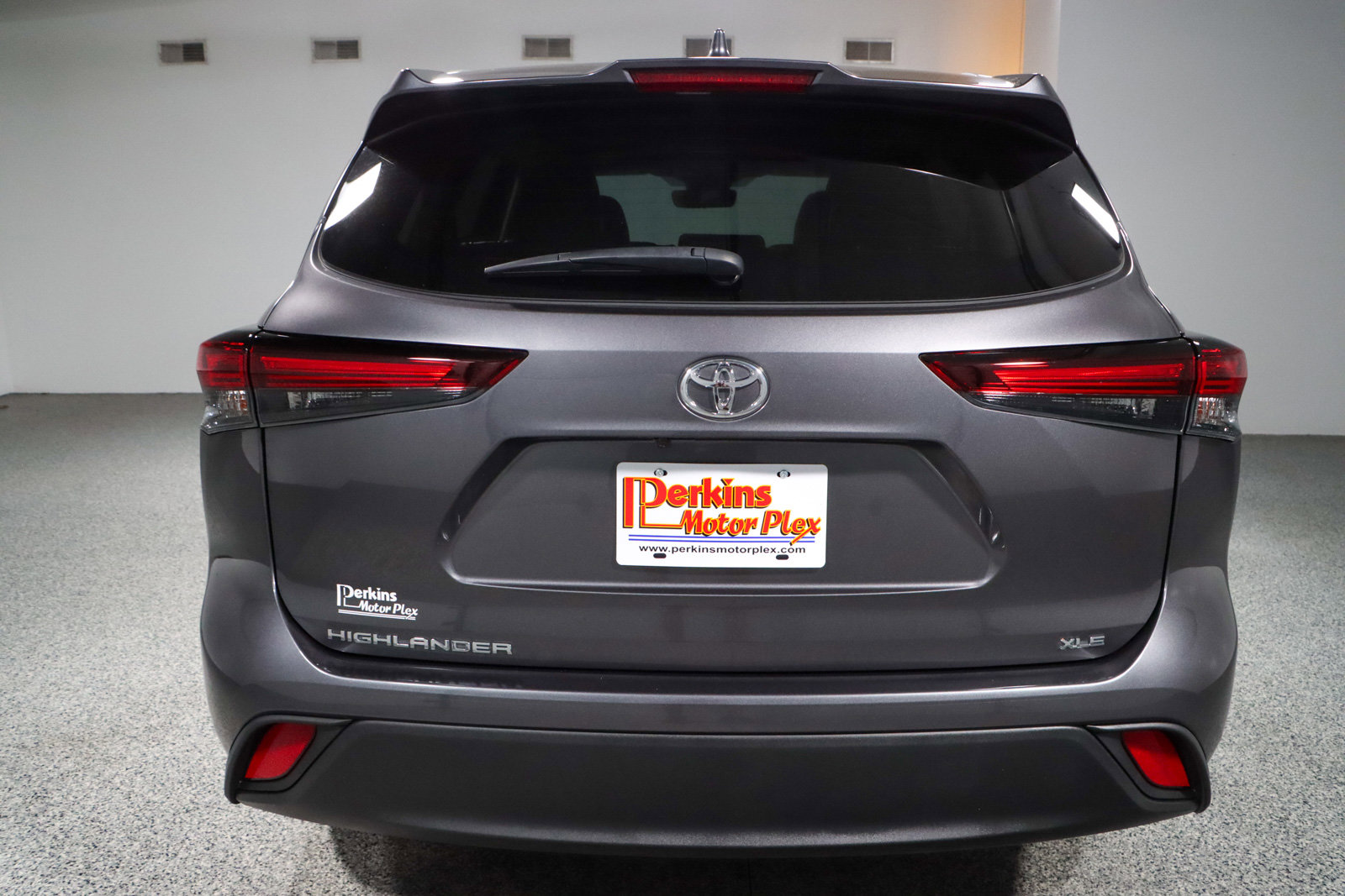 Used 2024 Toyota Highlander XLE image 8