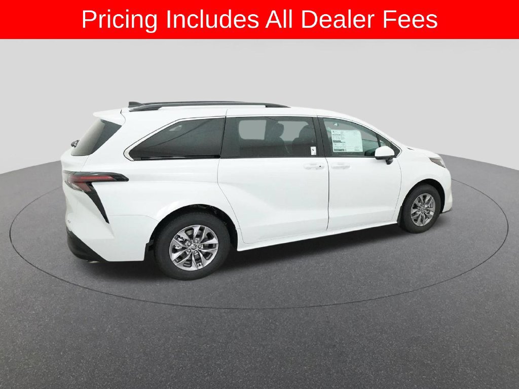 New 2026 Toyota Sienna XLE FWD image 10