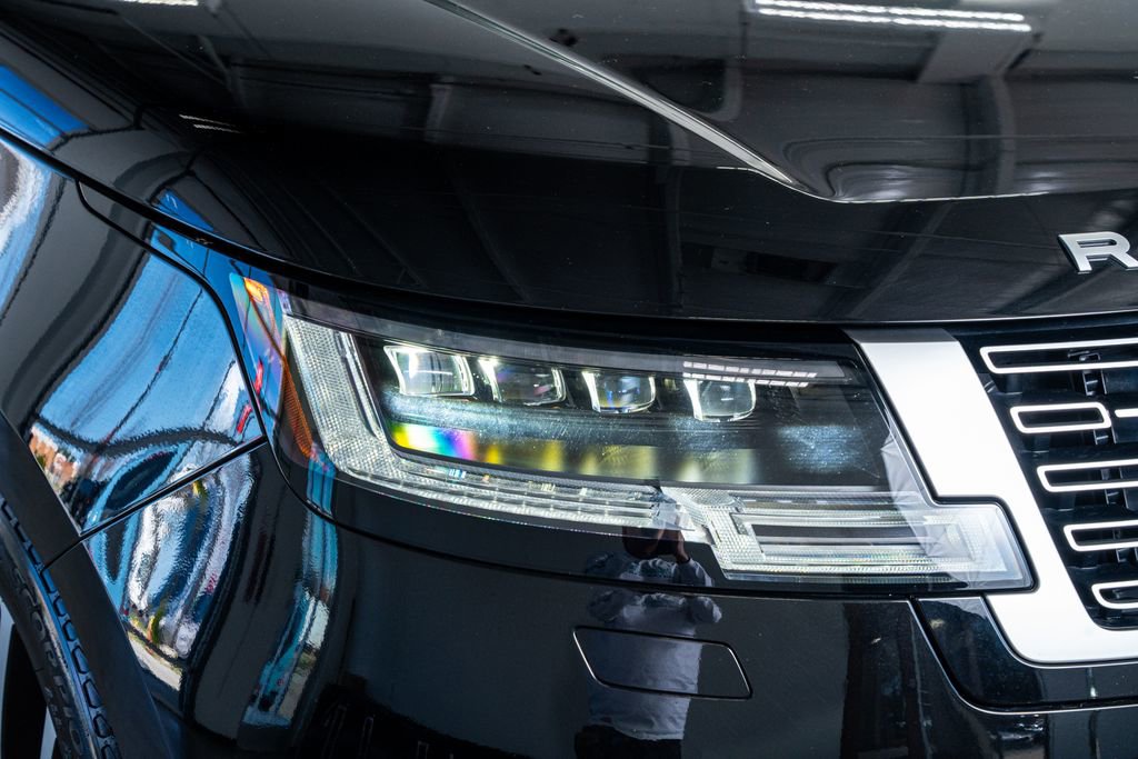 Used 2025 Land Rover Range Rover Autobiography image 19