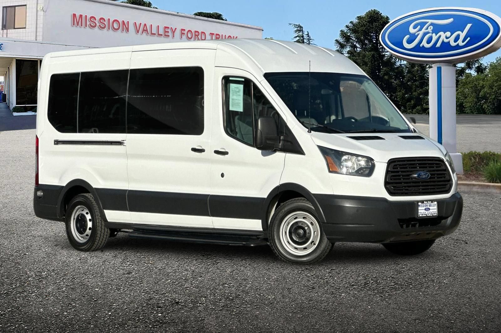 Used 2016 Ford Transit 350 XL RWD image 2