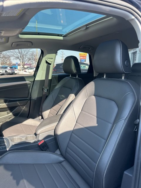 Certified 2024 Volkswagen Jetta SE w/ Panoramic Sunroof Package image 23