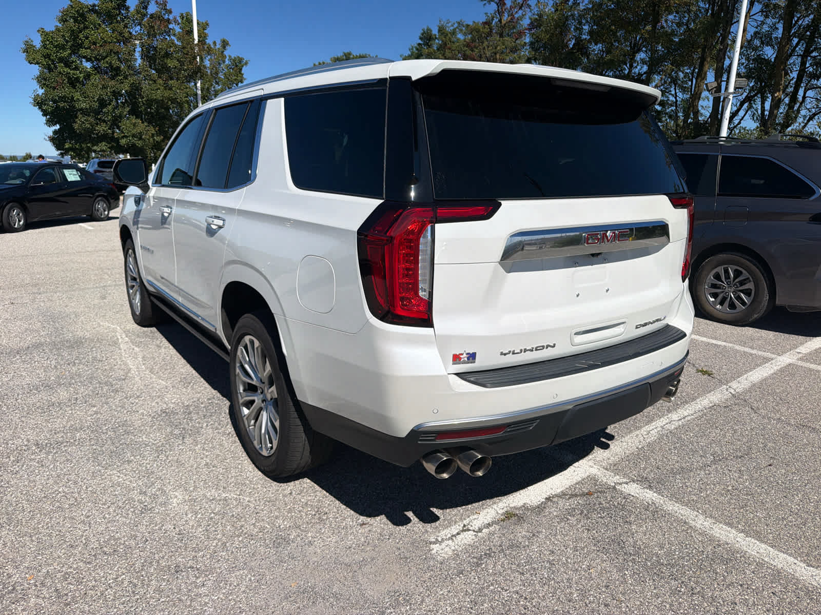 Used 2022 GMC Yukon Denali AWD/4WD image 15