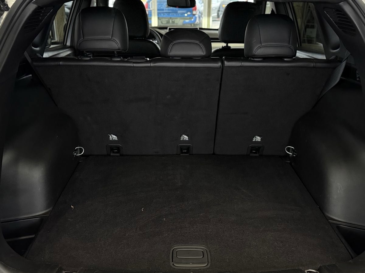 Used 2025 Jeep Compass Limited image 27