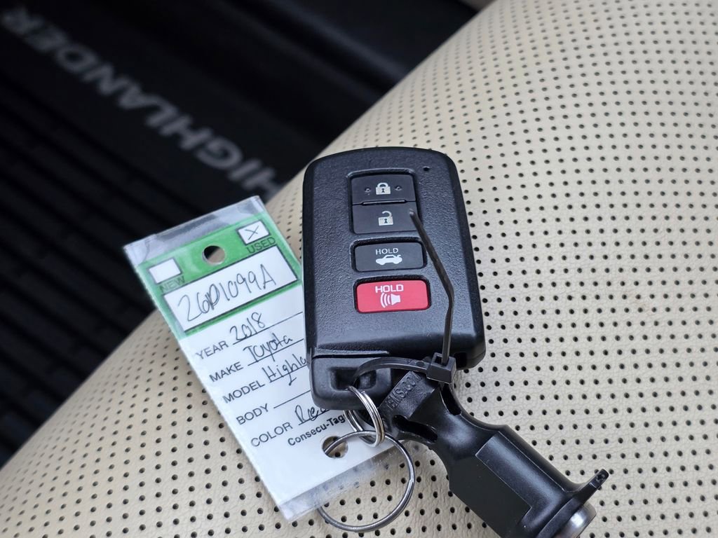 Used 2018 Toyota Highlander Limited Platinum w/ Protection Package #3 image 38