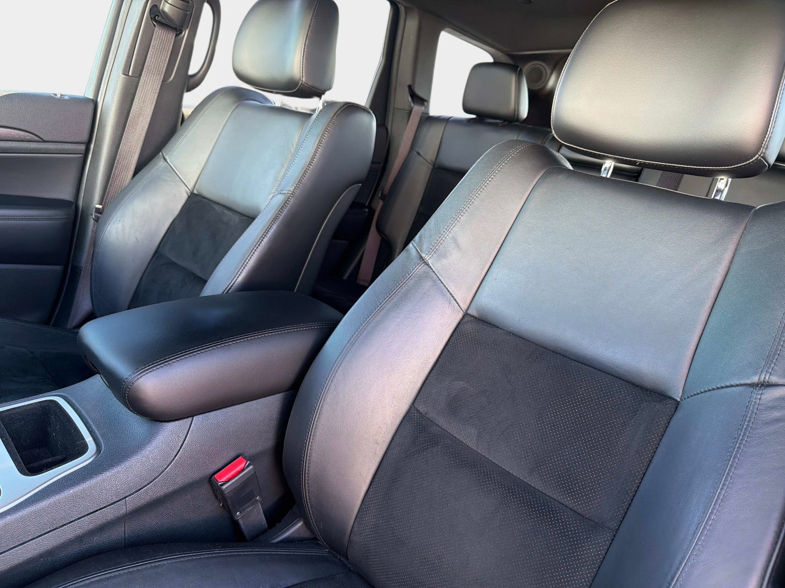 Used 2018 Jeep Grand Cherokee Altitude image 19