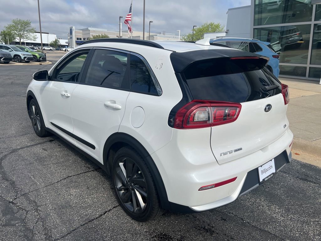 Used 2017 Kia Niro EX FWD image 4