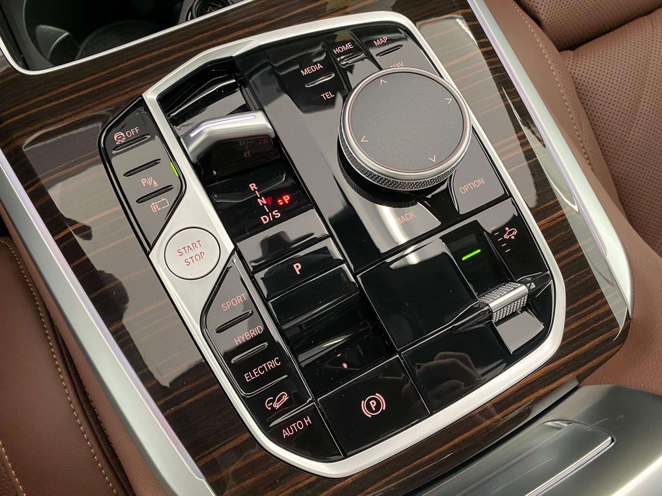 New 2026 BMW X5 xDrive50e w/ Premium Package image 19