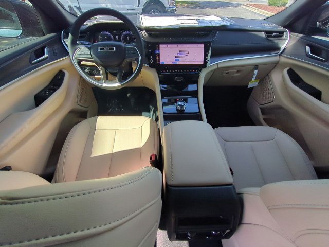 New 2026 Jeep Grand Cherokee Limited w/ Limited Altitude Package RWD image 33