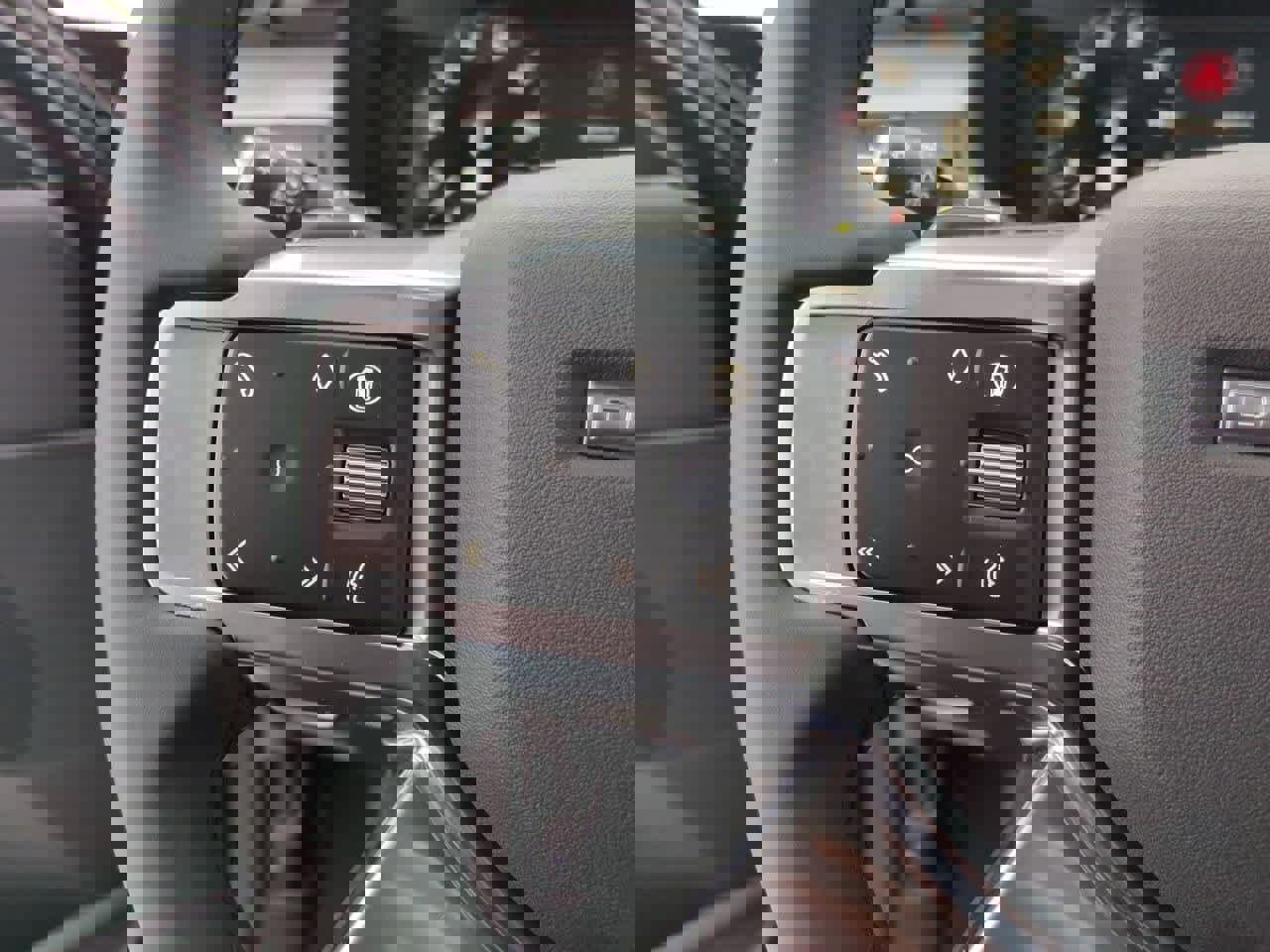 New 2026 Land Rover Discovery Dynamic SE image 25