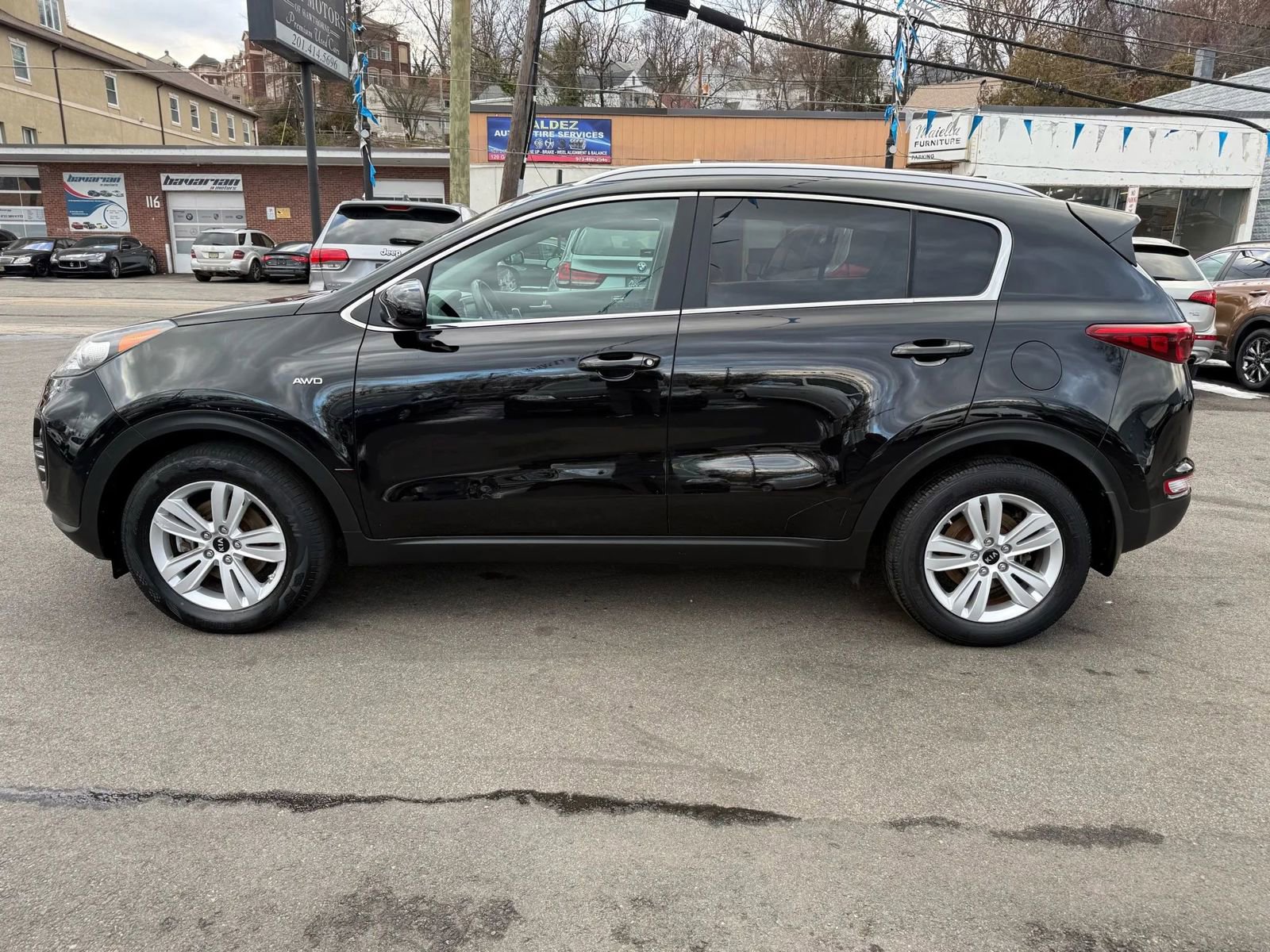 Used 2017 Kia Sportage LX w/ LX Popular Package image 4