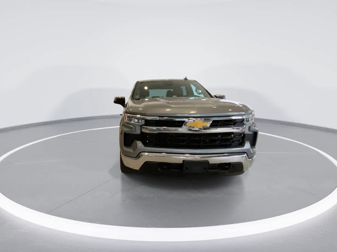 Used 2023 Chevrolet Silverado 1500 LT AWD/4WD image 3