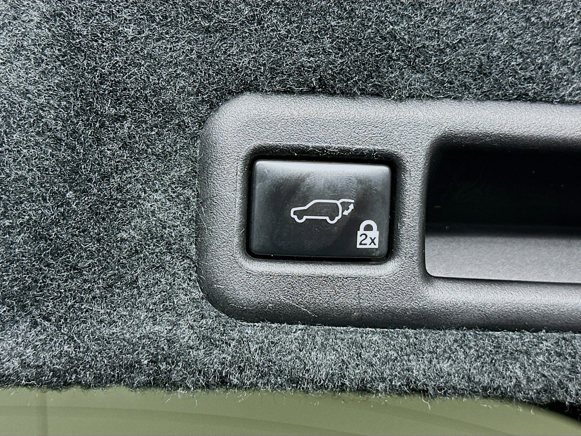 Used 2017 Lexus RX 450h AWD image 31