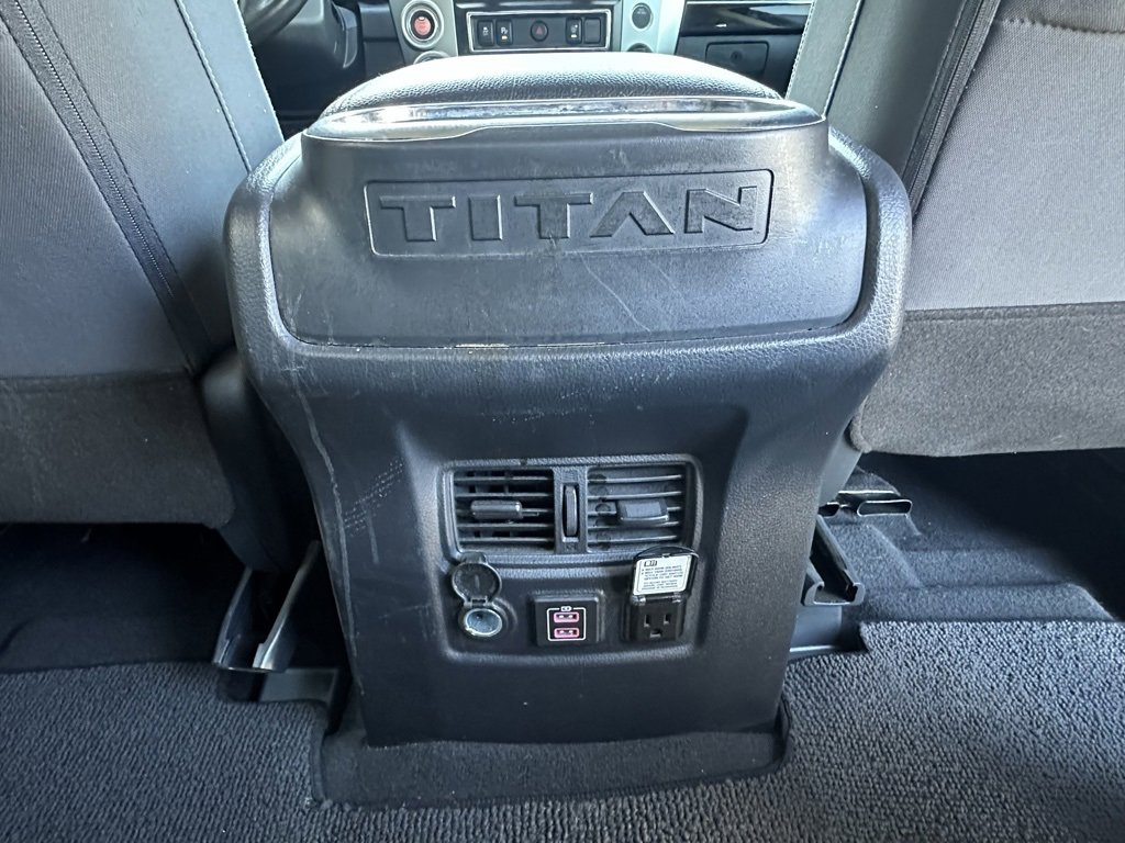 Used 2021 Nissan Titan SV w/ SV Convenience Package image 25
