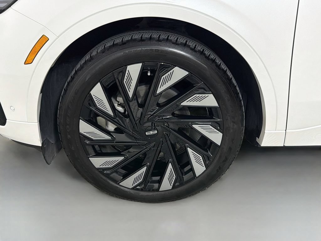 Certified 2024 Lincoln Nautilus Black Label w/ Jet Appearance Package (87T) AWD/4WD image 34