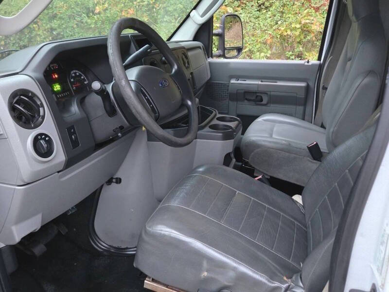 Used 2015 Ford E-350 and Econoline 350 Super Duty w/ Power Windows & Locks Group RWD image 2