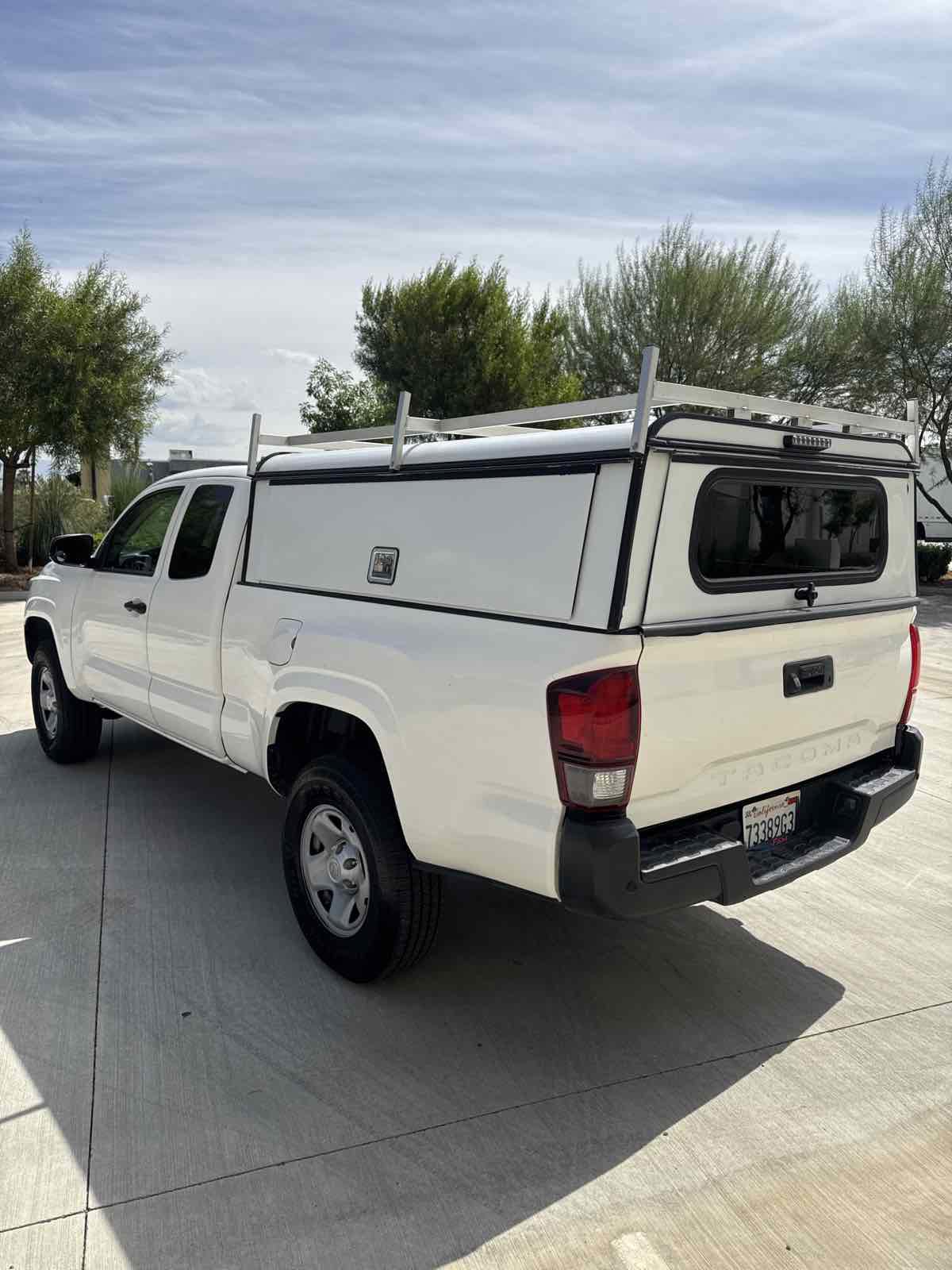 Used 2022 Toyota Tacoma SR image 3