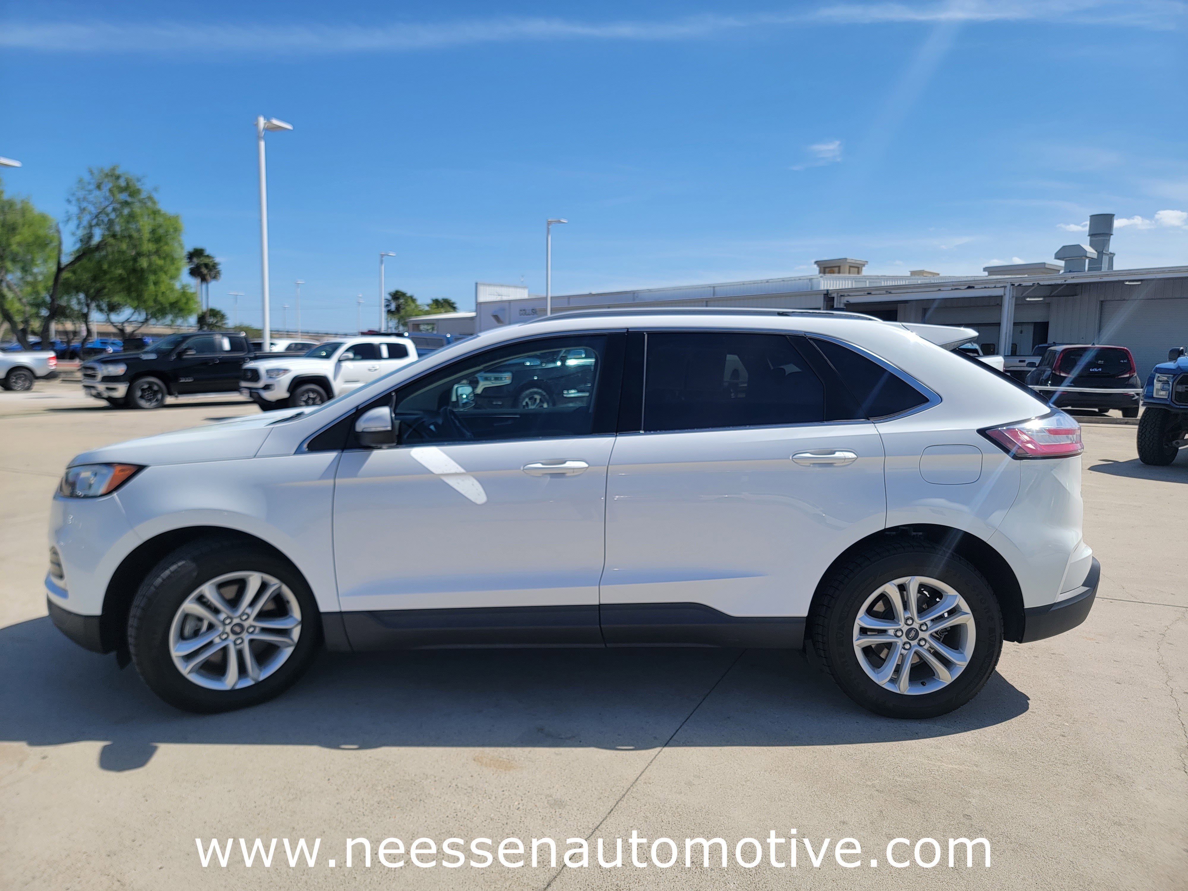 Used 2020 Ford Edge SEL image 4