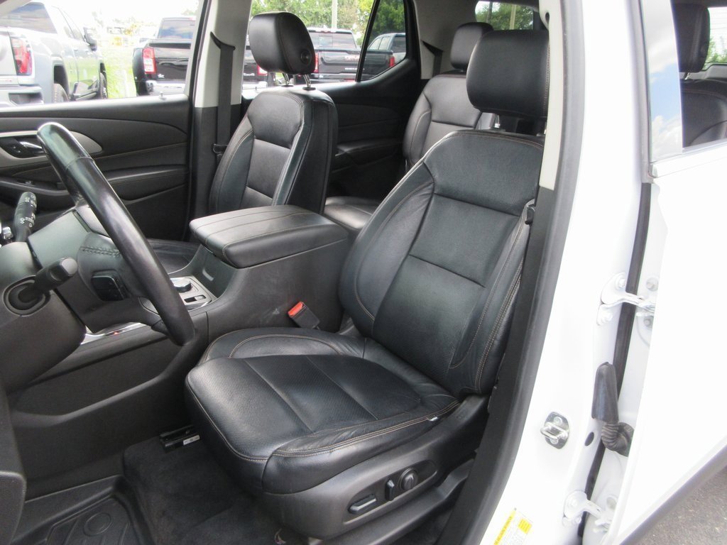 Used 2018 Chevrolet Traverse LT image 16