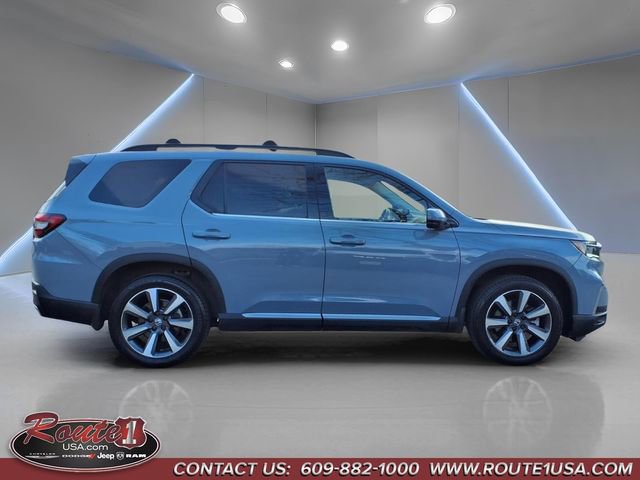 Used 2025 Honda Pilot Elite image 2