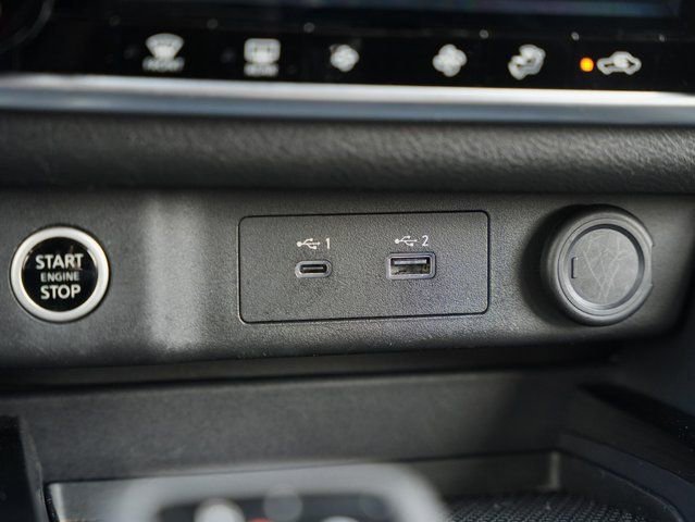 Used 2023 Nissan Rogue SV image 23