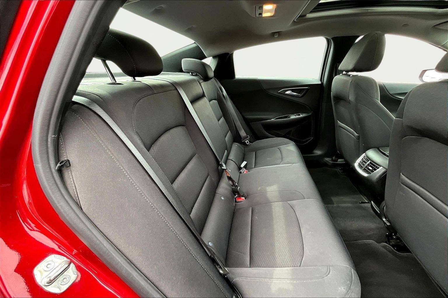 Used 2021 Chevrolet Malibu LT image 24