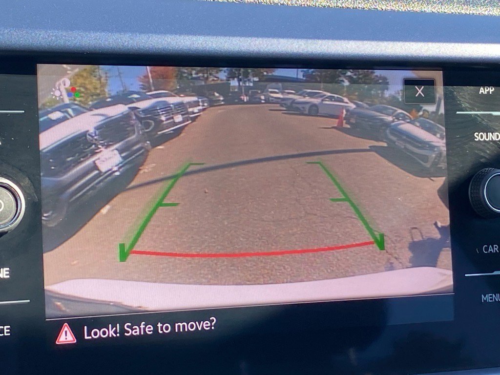 Used 2022 Volkswagen Taos SE w/ Panoramic Sunroof Package image 14