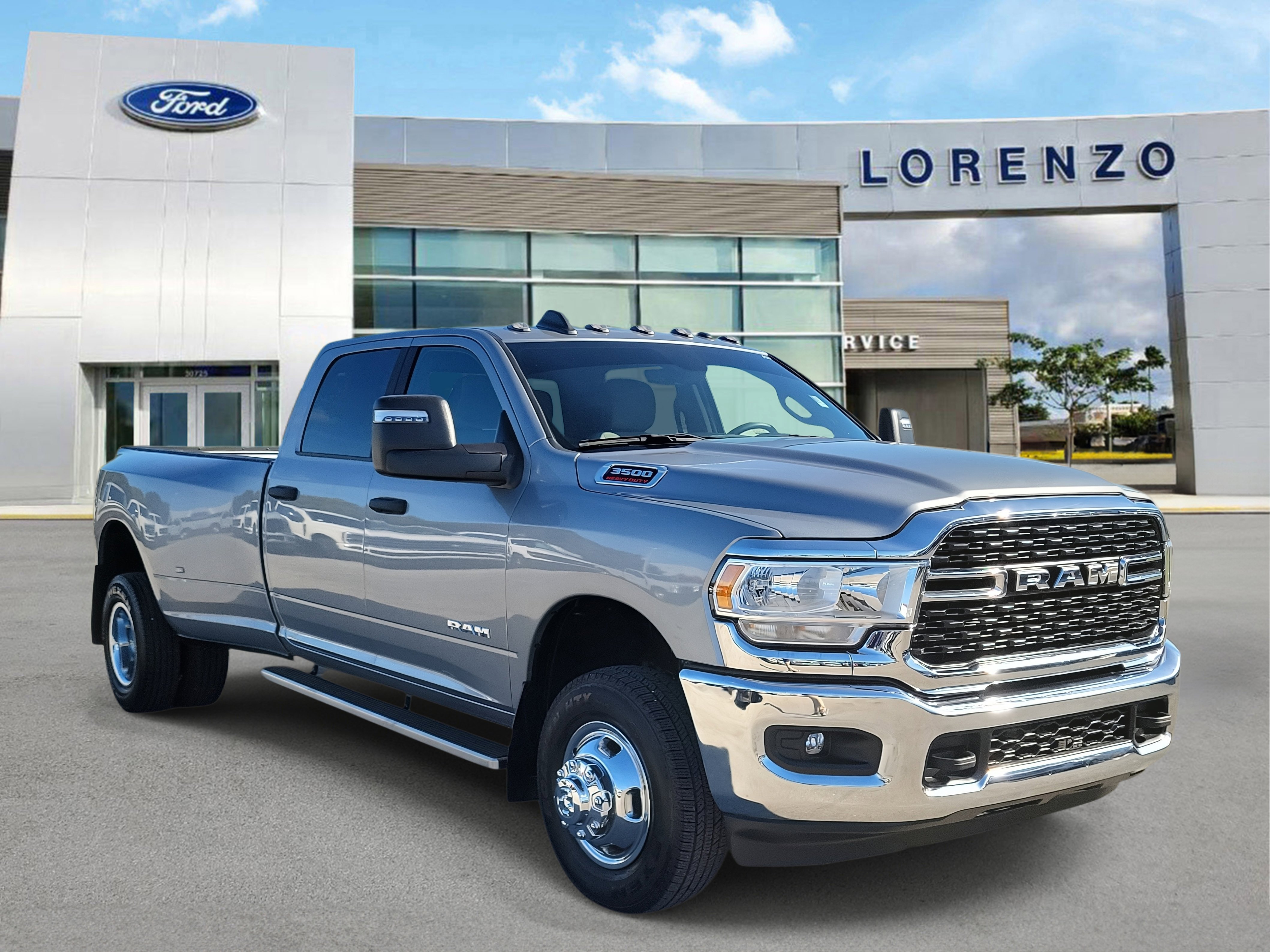 Used 2024 RAM 3500 Big Horn image 3