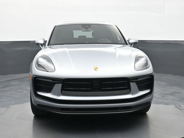 Used 2025 Porsche Macan image 25